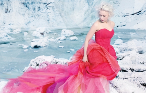Thea Hjelmeland - Feathery