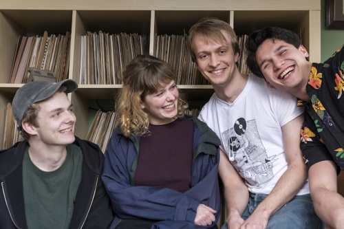 Pip Blom - I Think I'm In Love With You