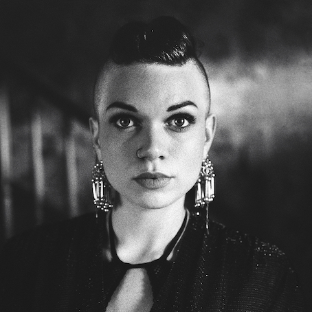 Lillie Mae - Over The Hill And Through The Woods